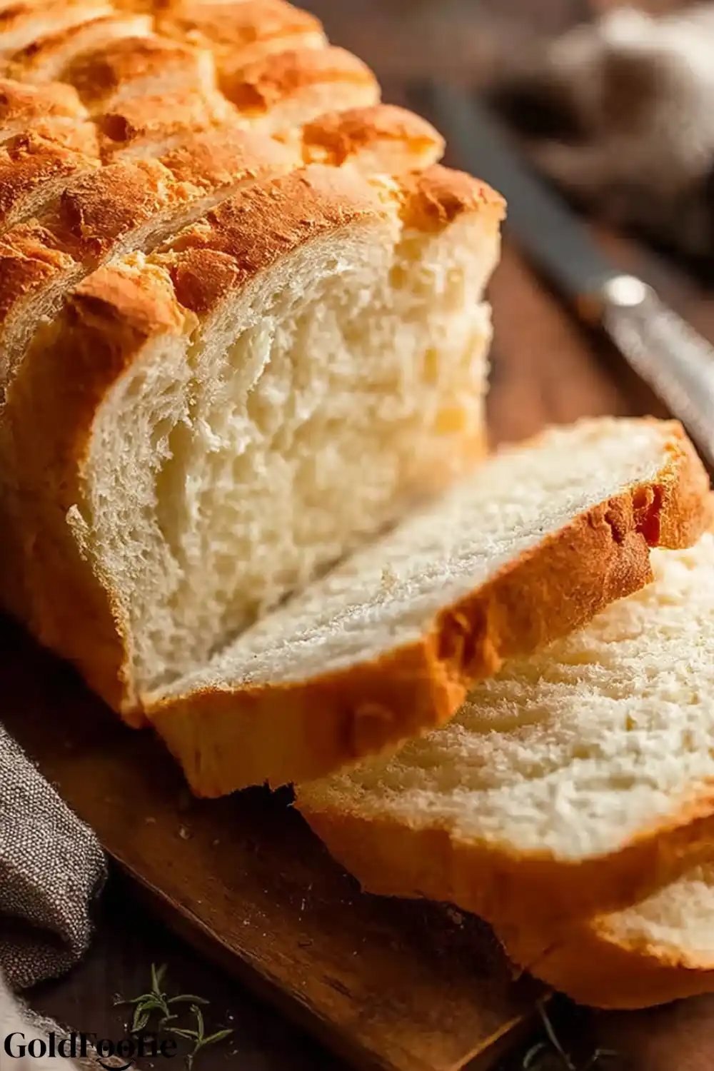 No-Yeast Quick Bread Recipe Everyone Can Master 5 Close-up of golden No-yeast Quick Bread